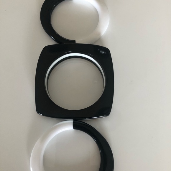 3 Bracelets - Picture 2 of 6